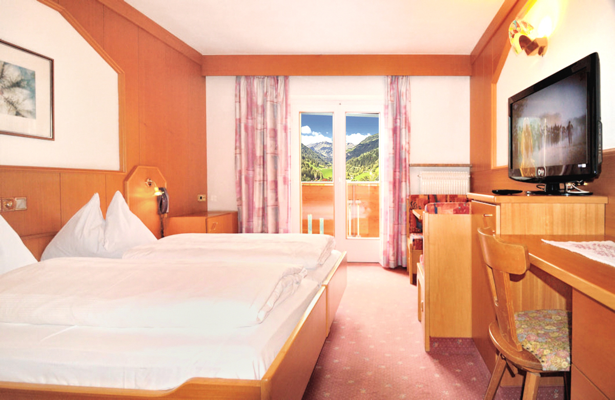 Zimmer zur Westseite mit Panoramablick auf die tztaler-Alpen